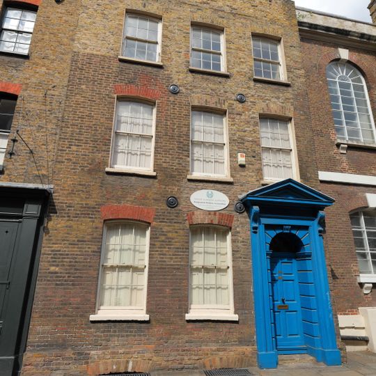 39, Fournier Street E1