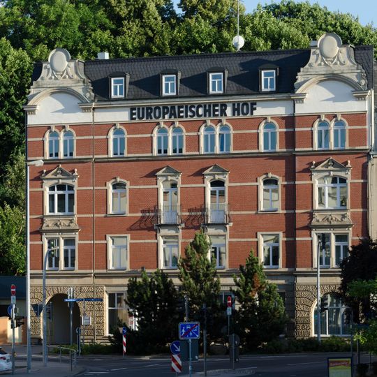 Hotel in halboffener Bebauung Technikumplatz 1