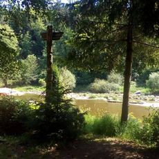 Totem u Sázavy jižně od Kamenného Újezdce