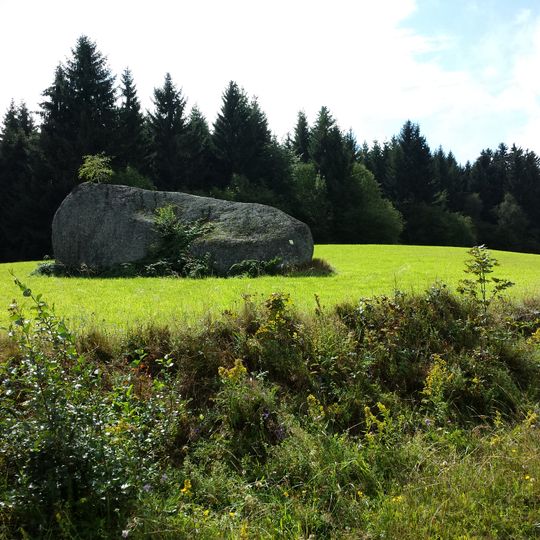 Big granite boulder near Altmelon
