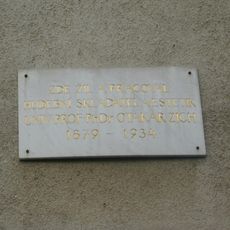 Pamětní deska Otakara Zicha na domě Šrobárova 1838/36 na Vinohradech