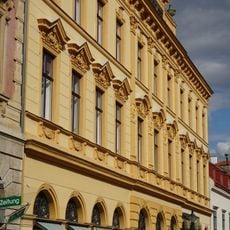 Wohn- und Geschäftshaus, Sparkassengebäude