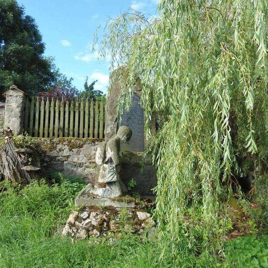 Pomník padlým v Knínicích u Libouchce