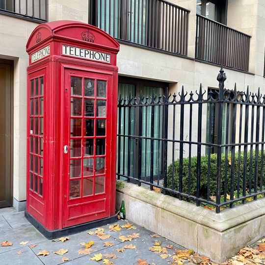 K2 Telephone Kiosk, Opposite Number 15