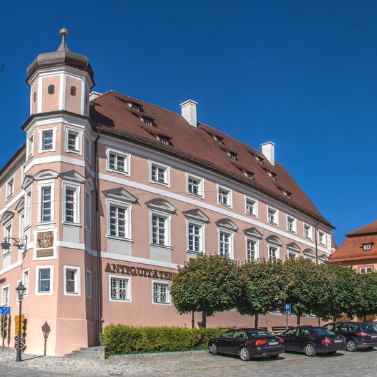 Ehemaliges fürstbischöfliches Schloss, dann Landgericht und Rentamt