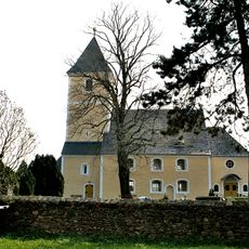 Kirche (mit Ausstattung), Kirchhof mit Grabmalen und Einfriedung Fremdiswalde -