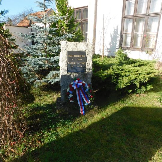 Pomník padlým v Tlustovousech