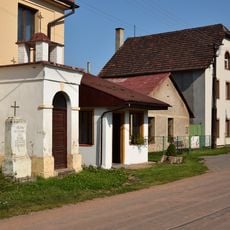 Kaplička na návsi v Kozojedech
