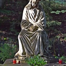 Socha Ježíše Krista v lese u křížové cesty v Jiřetíně pod Jedlovou