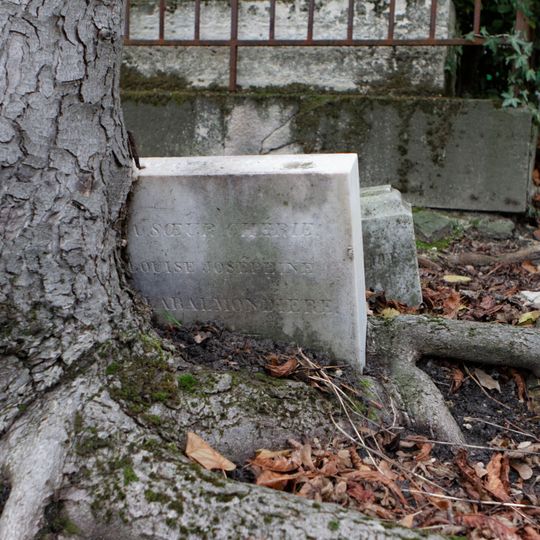Grave of Labalmondière