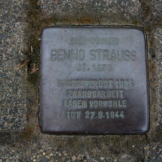 Stolperstein à la mémoire de Benno Strauß