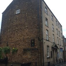 26 And 28, Sun Street