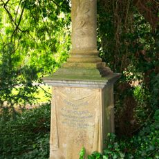 Grafmonument in Neoclassicistische stijl