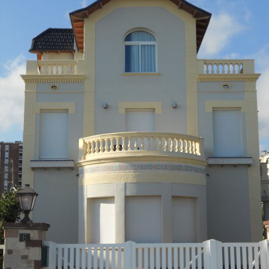 Torre al passeig Marítim, 6