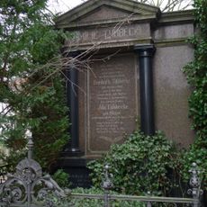 Familiengrab Tübbecke auf dem Schmargendorfer Friedhof Misdroyer Straße 51