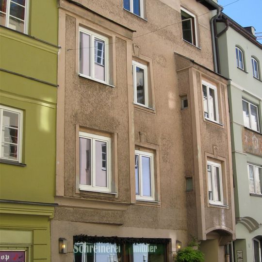 Wohn- und Geschäftshaus