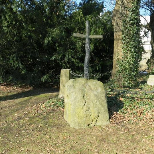 Pomník padlého důstojníka v Zahradě vzpomínek v Liberci