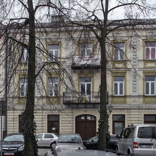 Kamienica przy Placu Czarnieckiego 2