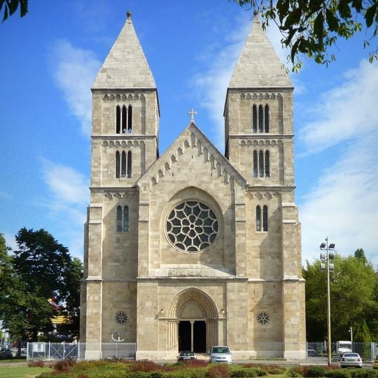 Église paroissiale Sainte-Marguerite de la maison Árpád