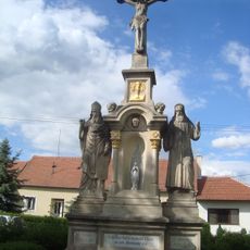 Kříž se sochami svatých Cyrila a Metoděje v Troubsku