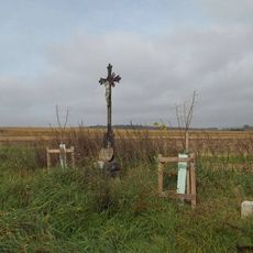 Kříž jihovýchodně od Březiny u polní cesty