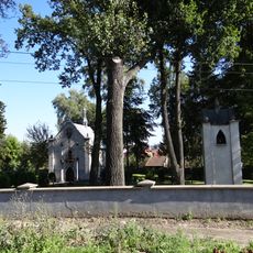 Zespół kaplicy św. Trójcy, Partyzantów 8 w Proszowicach