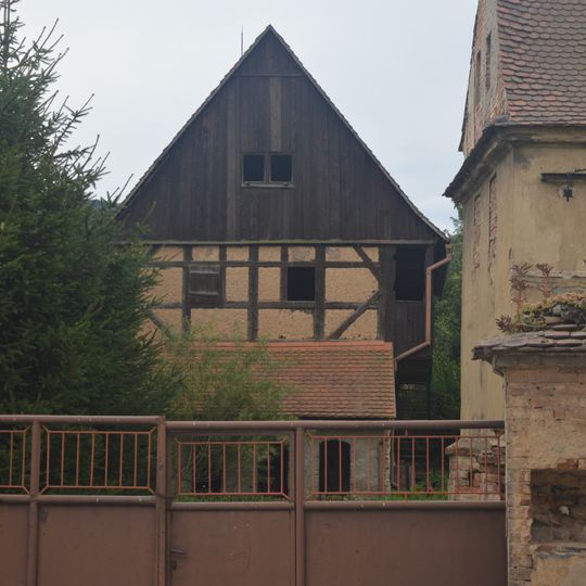 Dům čp. 101 se sýpkou