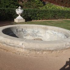 Kašna na jižních terasách zámeckých zahrad v Zámku Náměšť nad Oslavou