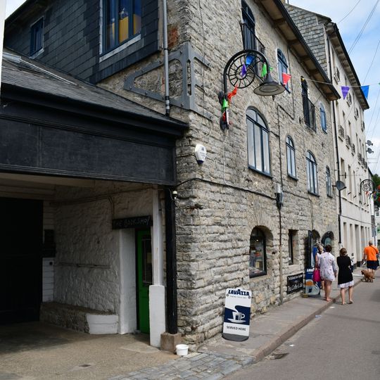 The Old Bonded Store Flats And Shops Beneath