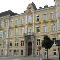 Bundeshandelsakademie und -handelsschule