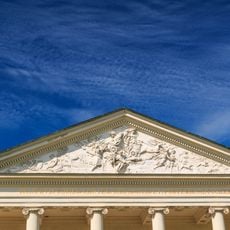 Reliéf nad portálem zámku Kačina