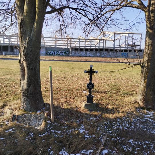 Kříž jižně od silnice na Třeboň