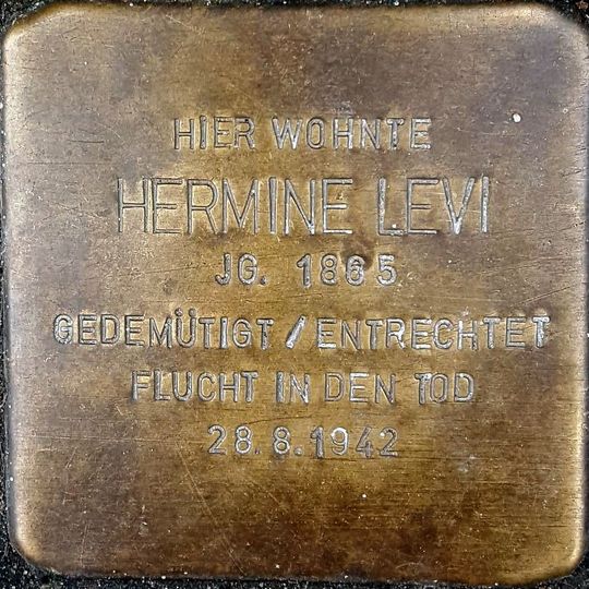 Stolperstein en memoria de Hermine Bertha Levi
