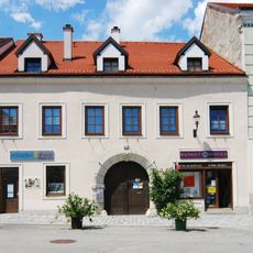 Wohn- und Geschäftshaus