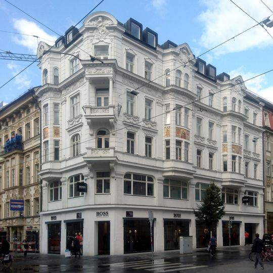 Wohn- und Geschäftshaus