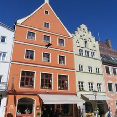 Wohn- und Geschäftshaus