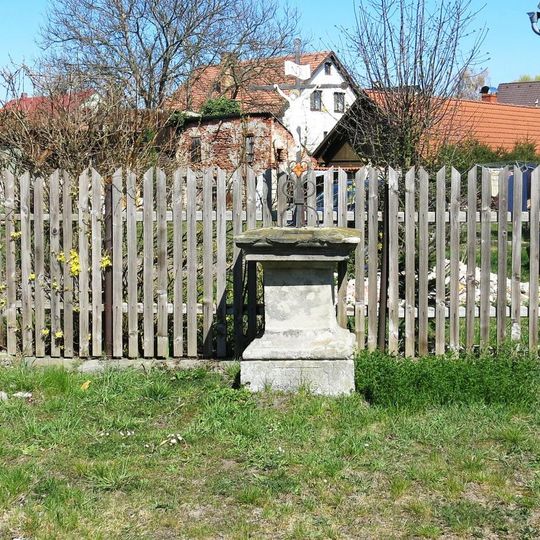 Kříž u domu 30 v Jestřebí