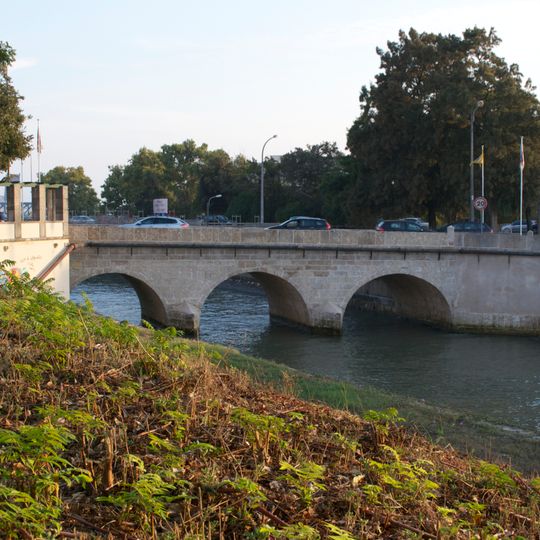 Ponte do século XVII sobre o Rio Jamor
