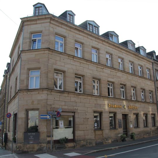 Ehemaliges Fabrikgebäude, dann Wohn- und Geschäftshaus in Ecklage