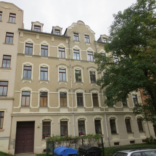 Mietshaus in geschlossener Bebauung, mit Vorgarten Tannenstraße 8