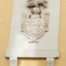 Escut dels Rico al Carrer Major 2-4 de Castalla