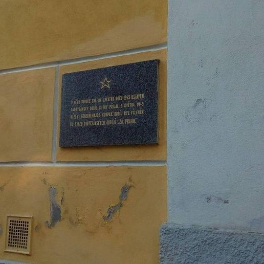 Pamětní deska partyzánského oddílu v Černovicích