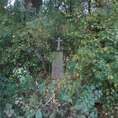 Kříž západně od Kolovče