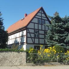 Seitengebäude (Auszüglerhaus) eines Dreiseithofes Hauptstraße 46a