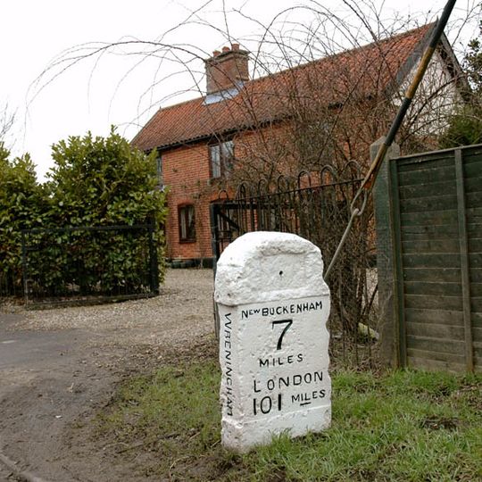 Milestone, N of entrance to Rose Cottage, Norwich Road