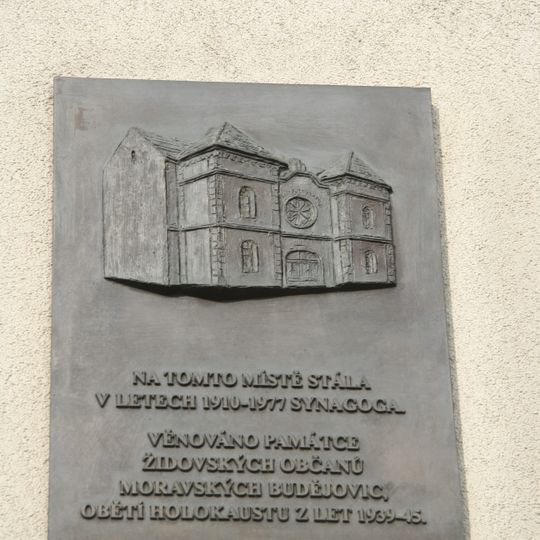Pamětní deska synagogy v Moravských Budějovicích