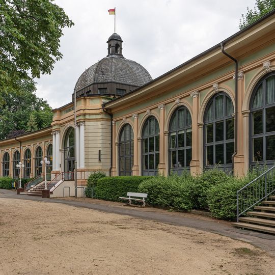 Trink- und Wandelhalle