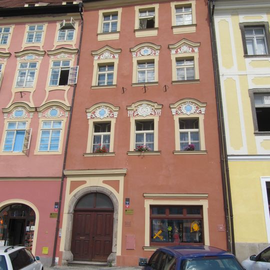 Náměstí Krále Jiřího z Poděbrad 12