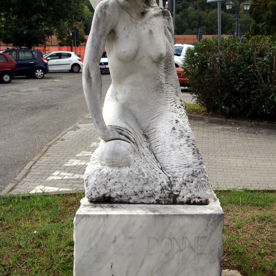 Statua alle donne