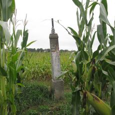 Kříž v poli východně od Nevolic